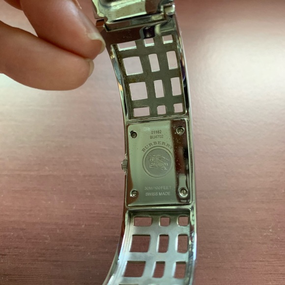 Burberry caged bangle watch - Picture 5 of 8